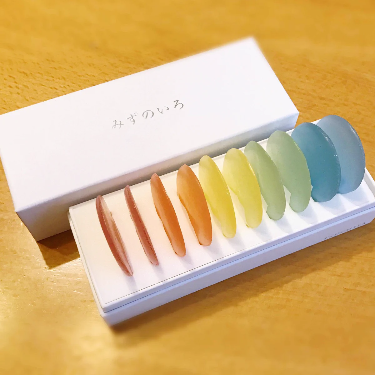 「みずのいろ」っていう色鮮やかなお菓子が美しすぎる…！！