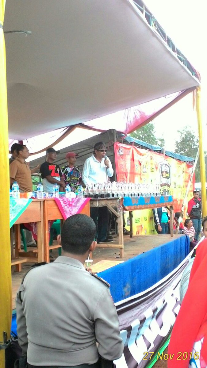 Koes59's tweet photo. Kadishubparpostel purwakarta membuka Grasstrack Bupati Cup 2016 di kec. Campaka https://t.co/2awjGaA0wL