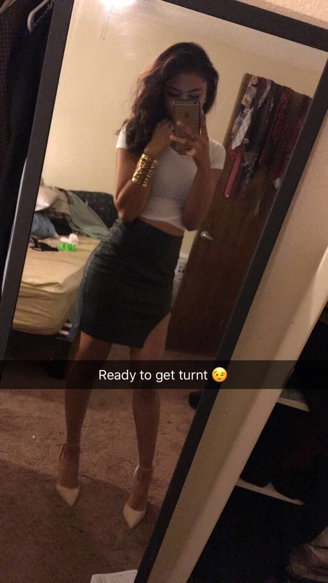 Ayo_So's tweet photo. Always been skinny finally accepting myself for being tiny ☺️ #PetiteGirlsChallenge https://t.co/k7d4OkOCUe