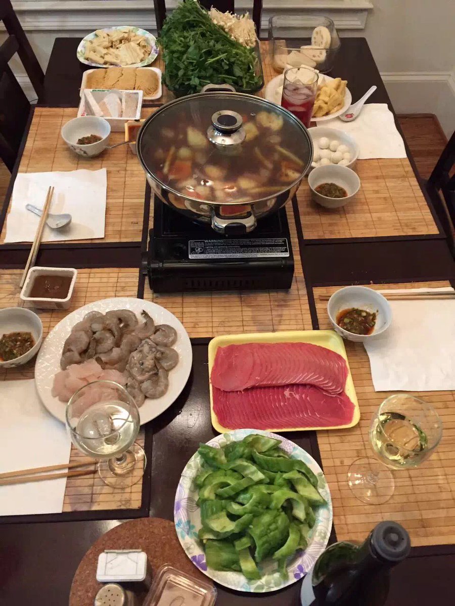 vin8608's tweet photo. hot pot night ! https://t.co/Tt42Jw72fj