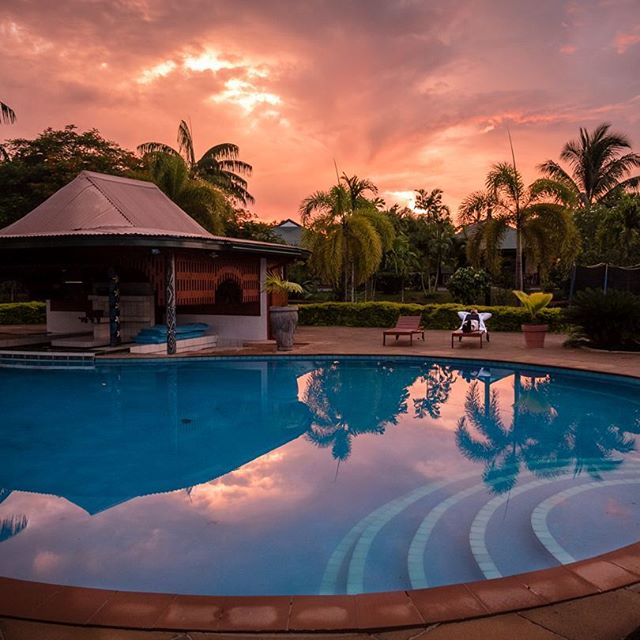 samoatourism's tweet photo. Reflections of a weekend well-spent. 
🌅
There's nothing quite like a Samoan sunset. 
😊🌴🇼🇸 #beautifulsamoa #happyplace #samoa 📷: @benmikha https://t.co/fws7NBhYE9