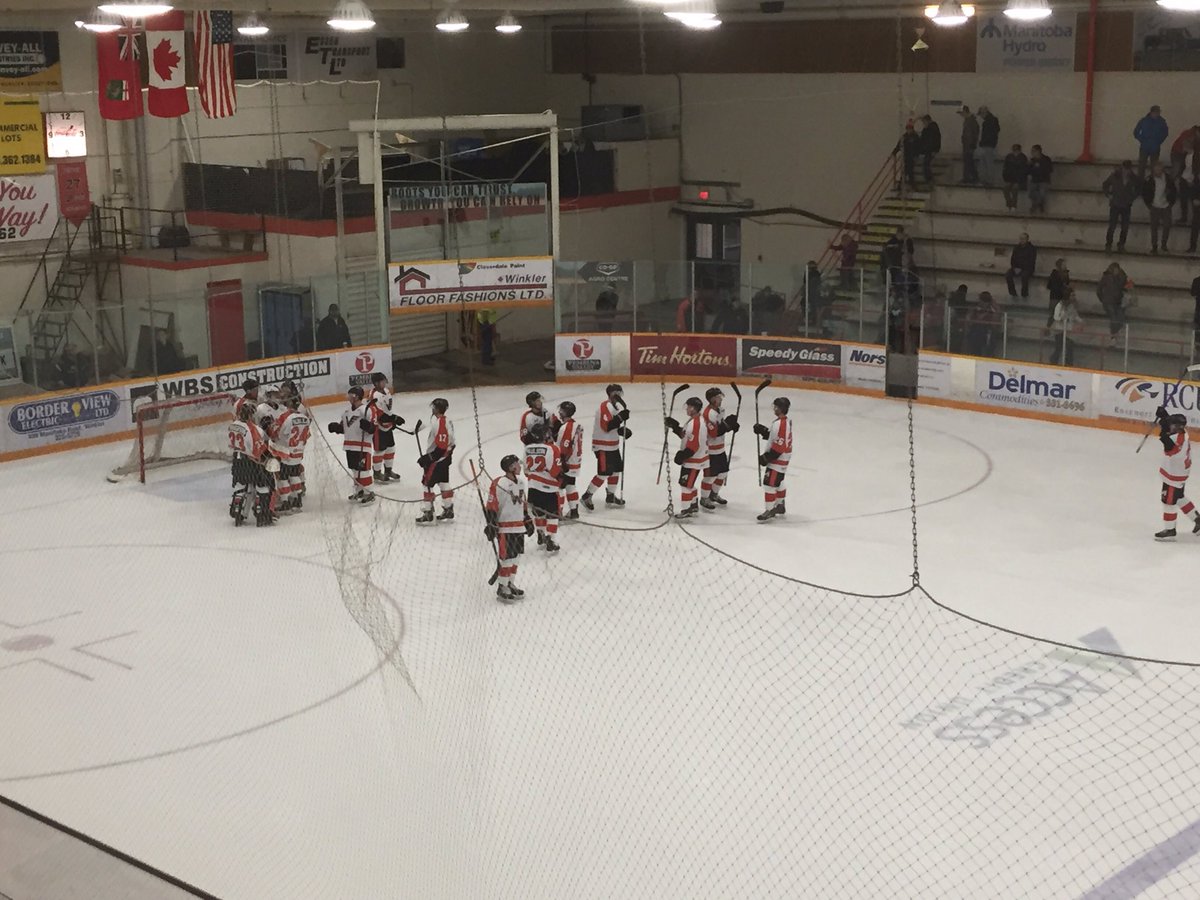 winklerflyers's tweet photo. Final: Matt Christian's hat trick leads Flyers to 7-2 win over Wayway. Winkler now in 2nd place with a 19-8 record. More to come https://t.co/6RVxntTFyK
