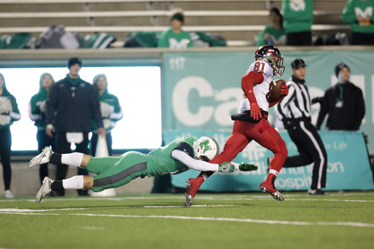 GazMailSports's tweet photo. GAME STORY: Western Kentucky hands Marshall worst home loss since 1977 (by @dougsmock) https://t.co/IOc5O7jLmm https://t.co/vALDLFyBe3