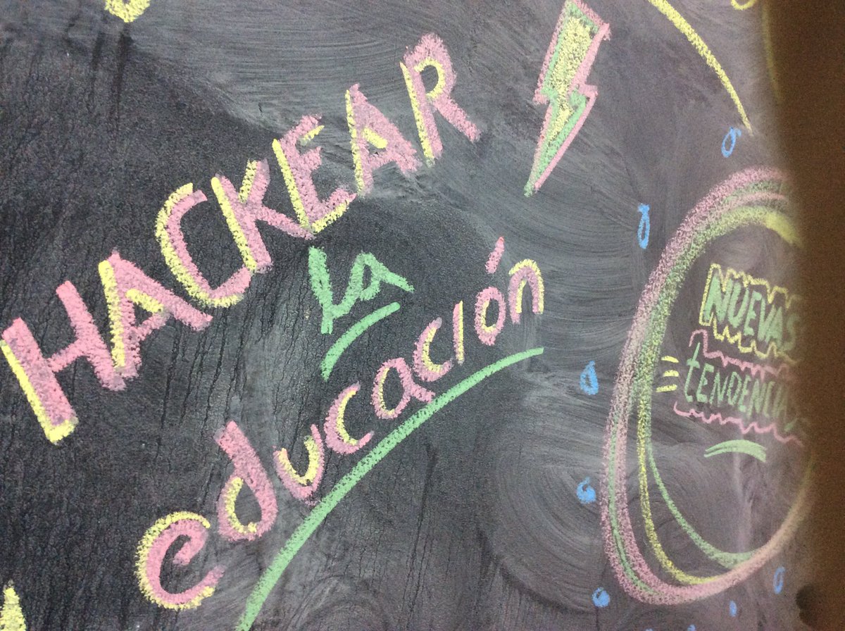 vlahebo's tweet photo. #DianaGarcia y su gráfica en el muro de #EducaciónDelFuturo @catedrafuturo @innovagobernar1 @bienpensado @gobnarino @nvelez @edDisruptiva https://t.co/HMTJ2Bsi8O