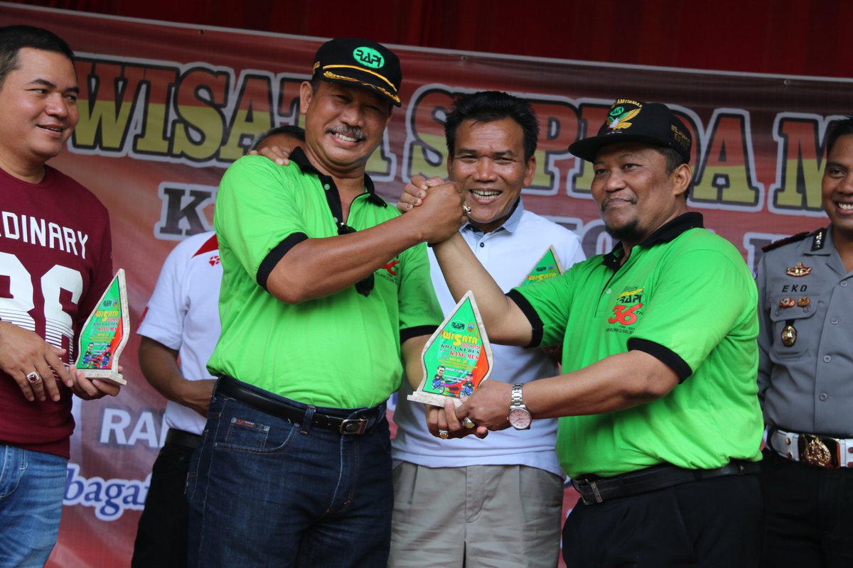 MusthofaWardoyo's tweet photo. RAPI adl sarana mmbangun komunikasi&amp; hadir d tgh masy utk brsma mncari solusi dr prmslahn yg ada
@HumasKudus @Menkominfo  @info_RAPI https://t.co/43QQGrNxVc