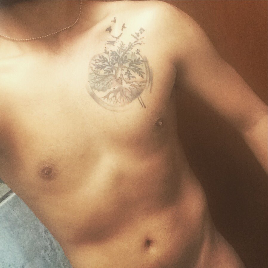 Giorgio_duarte's tweet photo. #naked #tatto #Moreliando https://t.co/YbQeWs7ooK