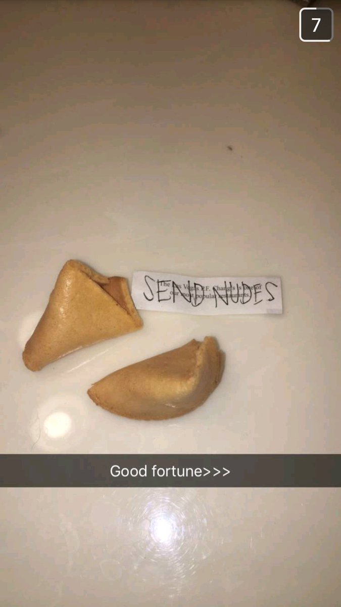 KalliRose21's tweet photo. When fortunes get demanding.
#snapforthewin #guystrying
😂😂😂 https://t.co/GcivQecSnw