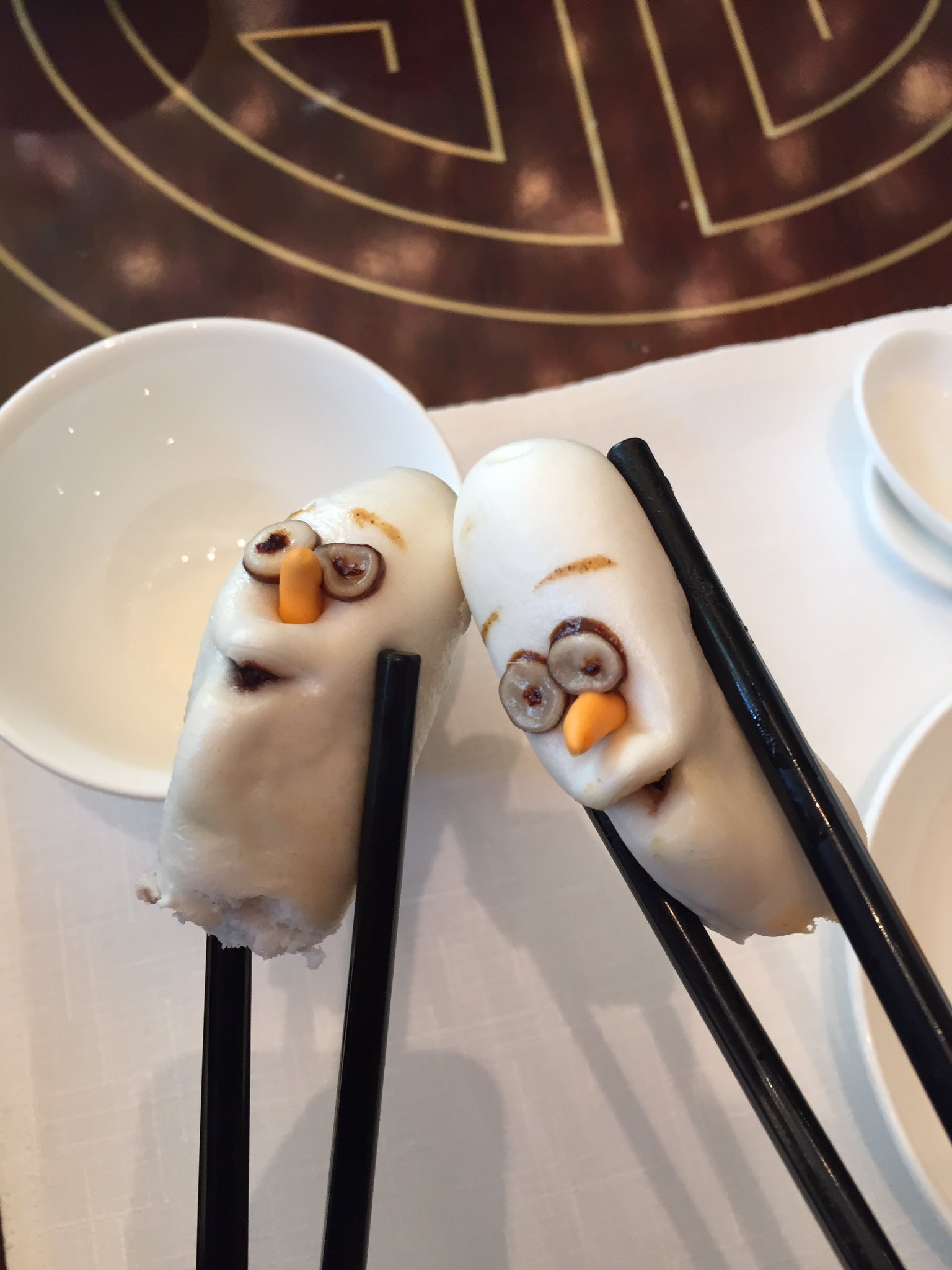 かなめ Siri 香港ディズニーの飲茶 オラフwwwwwww T Co Dpuagmcbfh Twitter