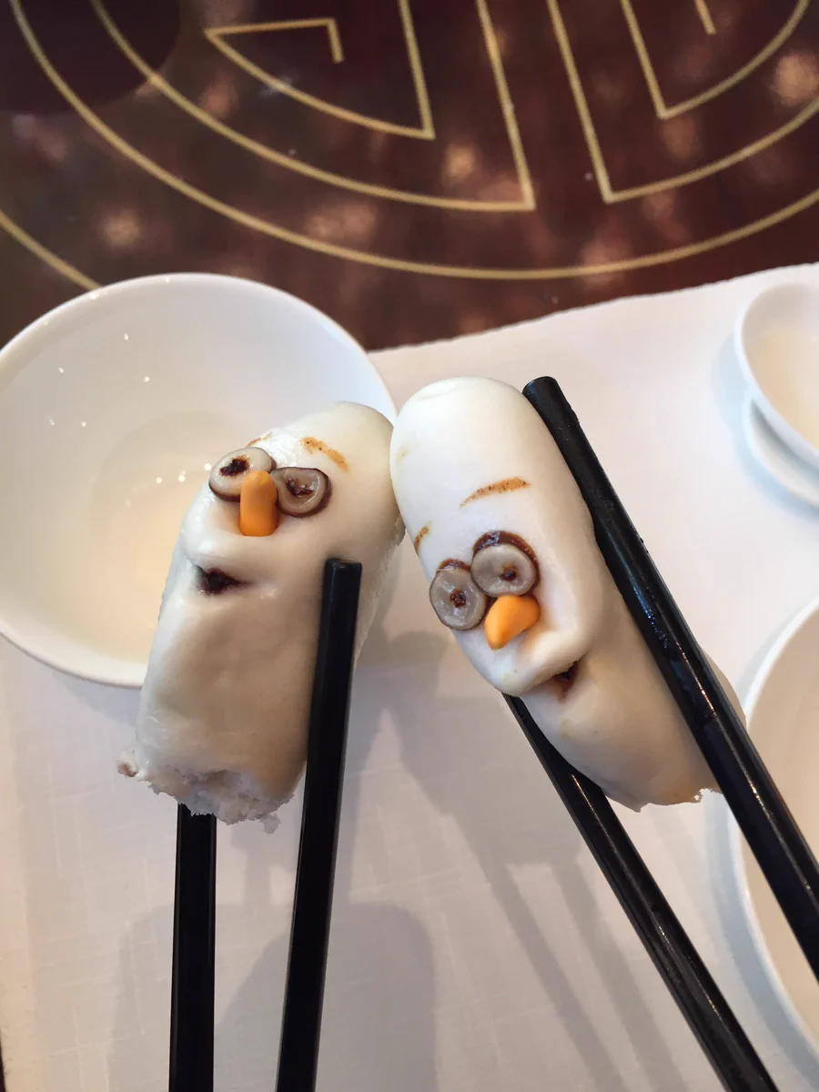 香港ディズニーのオラフ飲茶が怖いｗこれ呪いのアイテムだろ絶対ｗｗｗ