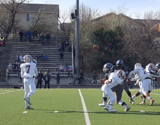 CoachMoniz's tweet image. #7QB @kenyonoblad for No.21 Liberty HS(NV) Patriots win in the North! #702hsfb #NVprepsfb #teamadidas #3StripeLife