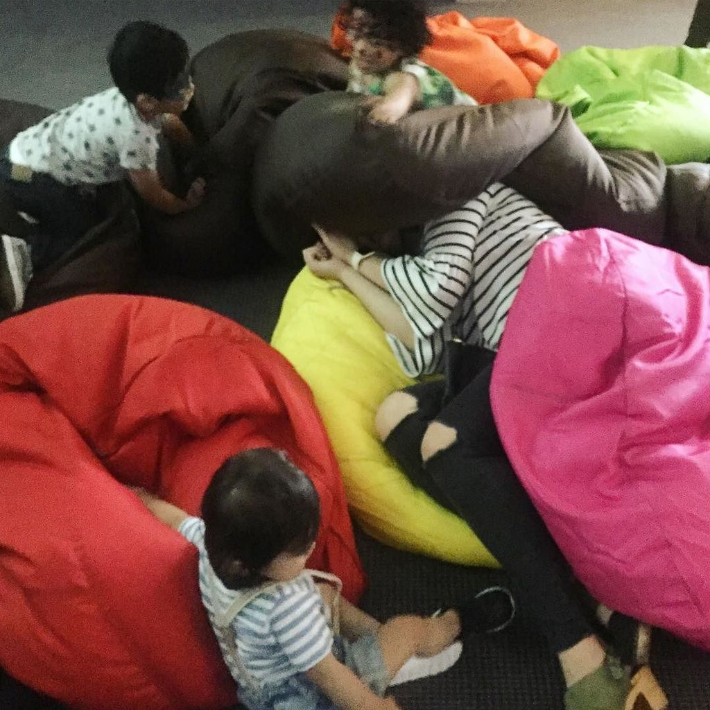 angelaperdon's tweet photo. stacks on @ripejournal #beanbagfun #sundayfunday #inaanaks https://t.co/kT47BRdCRj