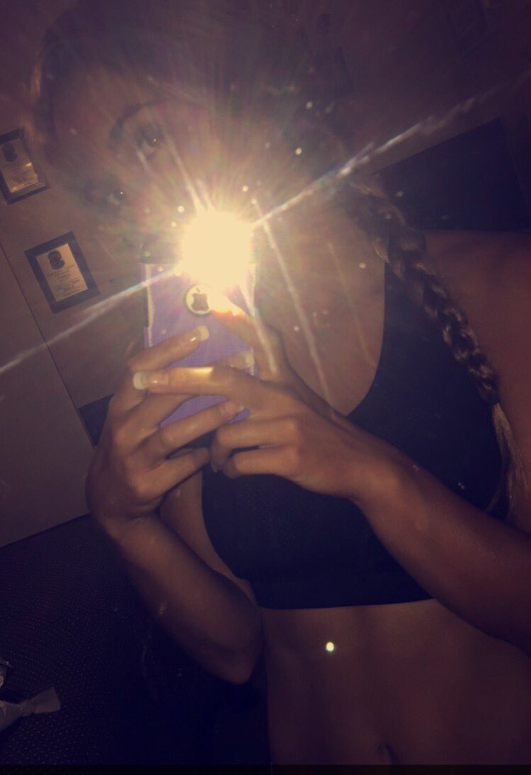 janae_watt's tweet photo. Progress💪💦🍌🏃 https://t.co/yhruG6noMC