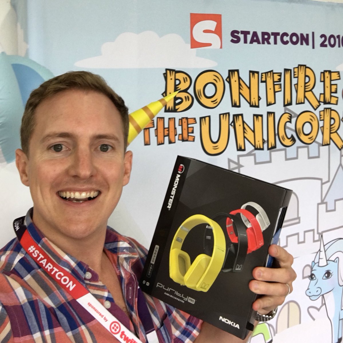 StewGlynn's tweet photo. The cherry on the cake, close out a great weekend with a win @StartConHQ @BizSpark_AU #MicrosoftStartcon https://t.co/kS4fsZzFDh