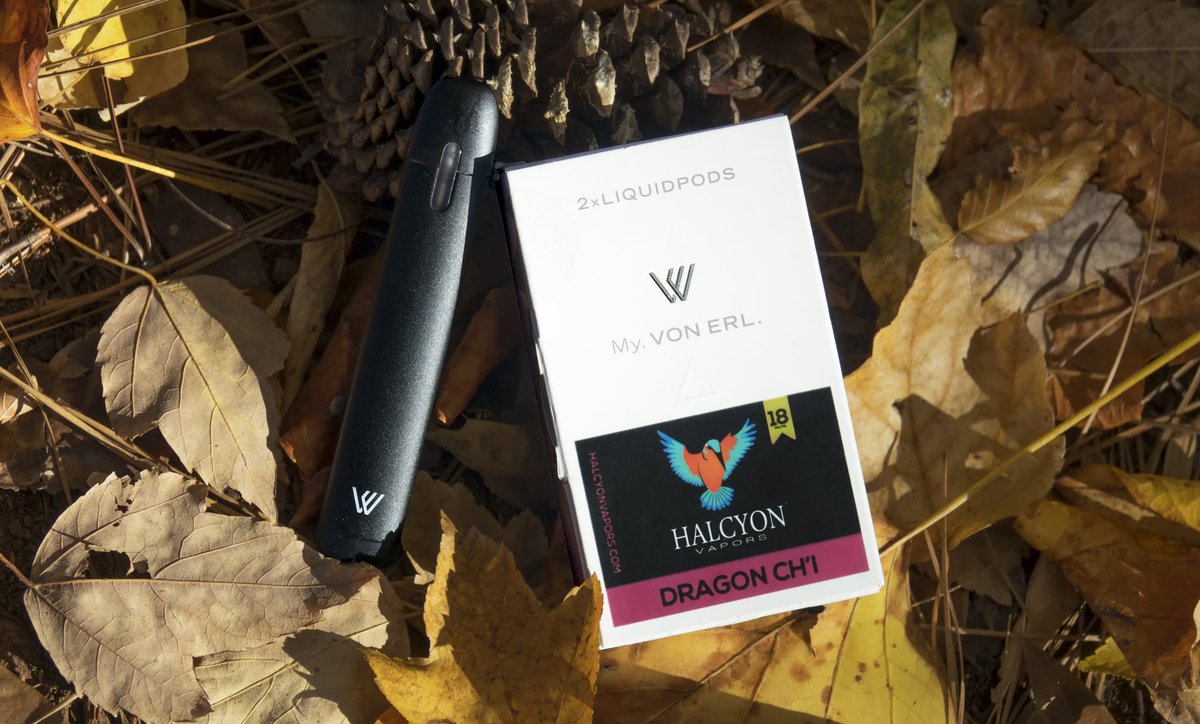 HalcyonVapors's tweet photo. Dragon Chi // Falling in love.
Dragon Fruit &amp; Pomegranate 🔥 available in My. @VON_ERL
#halcyon #vonerl #moleculemade #vapelife #fall #ecigs https://t.co/RxOAwPwrMF
