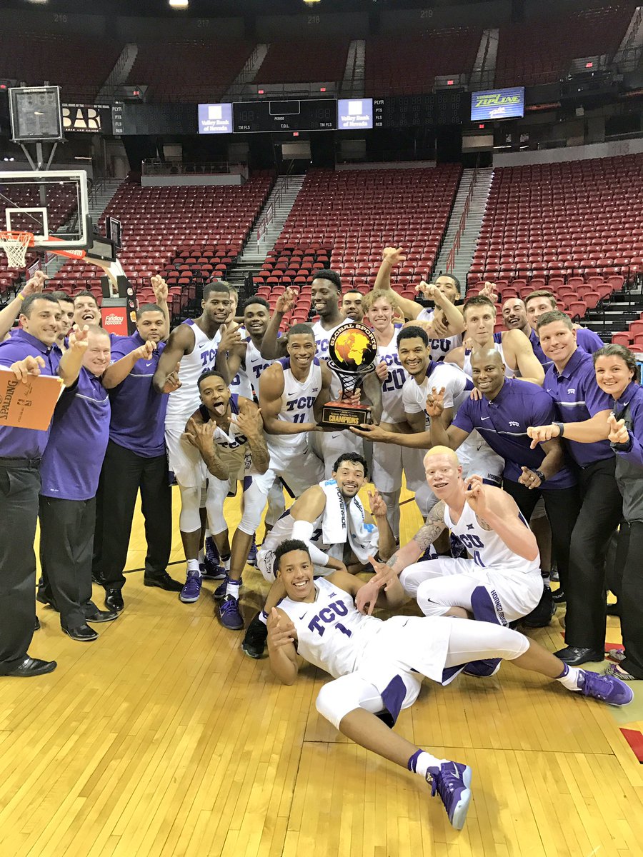 TCUBasketball's tweet photo. #TCU 🏀 takes the 🏆 and is all smiles after claiming a 93-80 victory over Washington. #GoFrogs https://t.co/AEBZEjC5QA