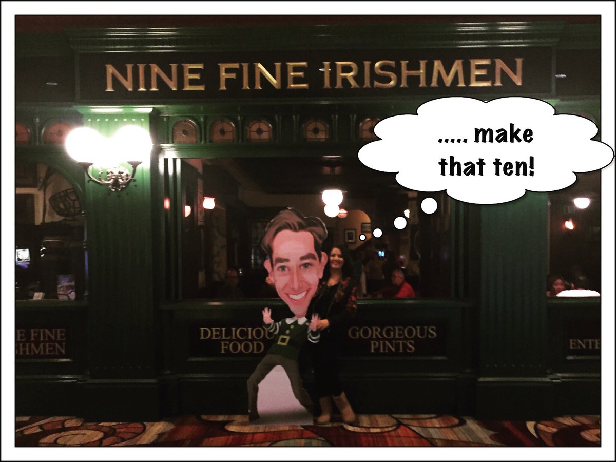 AudgeFitzHagan's tweet photo. Nine Fine Irishmen? Make that ten!! @nynyvegas #RyanElfOnTour #VegasBaby #LasVegas #NewYorkNewYork #LateLateToyShow #ToyShowSnap @rteone https://t.co/P7cD2i6XRs