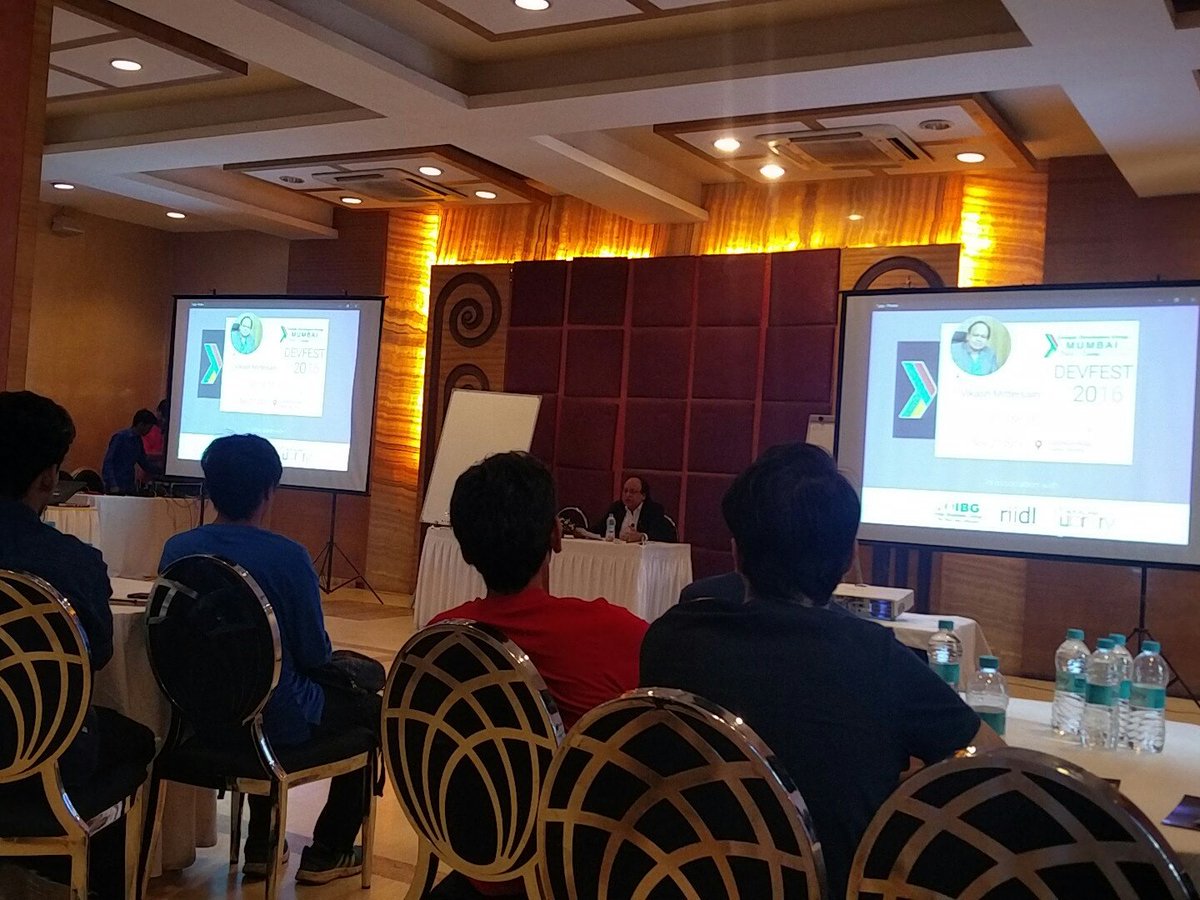 pankajparkar's tweet image. Listening to keynote @VikashIBG #GoogleDevFest #GDGMumbai #devfest2016 

with @amit_tushar @manjula_dube25