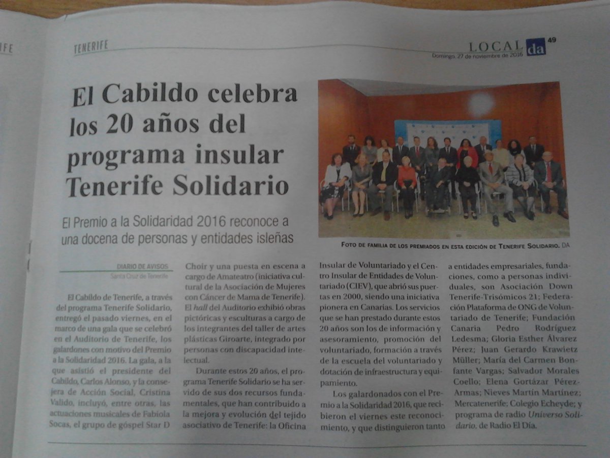Aprocica's tweet photo. El @CabildoTenerife entrega el Premio a la #Solidaridad 2016 en una gala que celebra los 20 años de @TenerifeSolidar
https://t.co/VxqaMm1DwH https://t.co/gZ1CaCoybG