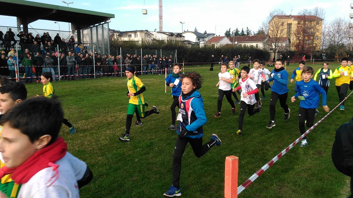 atleticaolonia's tweet image. Seconda campestre dell'anno per la @atleticaolonia a #Origgio. In foto gli ESO A. #Olonia