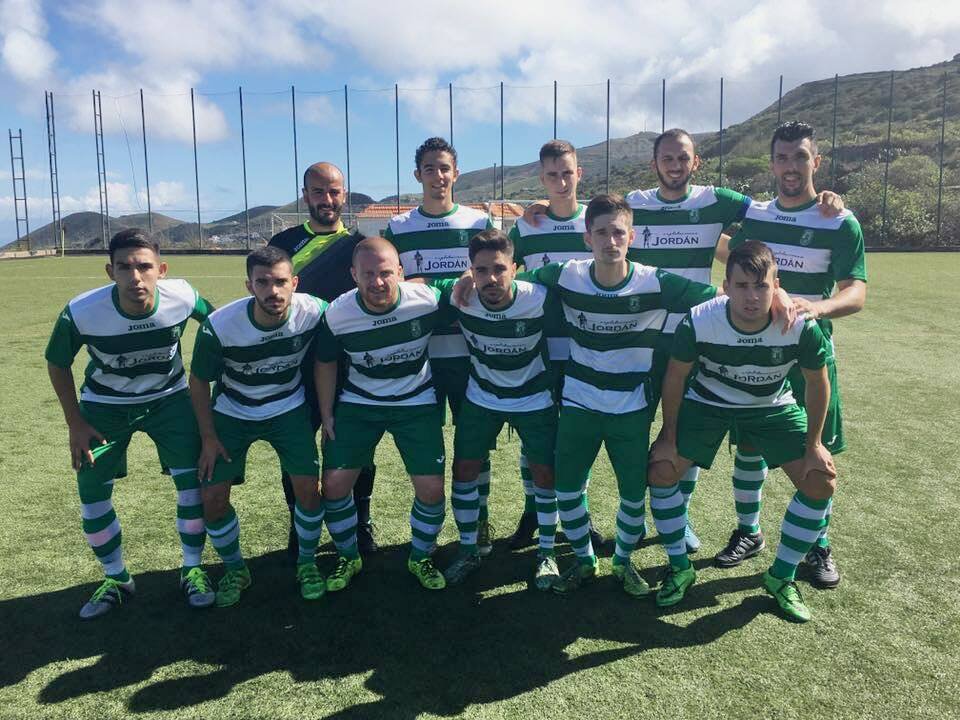 Liga, primera interinsular regional, hoy a  las 16:30 #UDTacoronte vs <a href="/Atl_VictoriaTF/">Atletico Victoria</a> 
#VamosVerdes #Sentimiento