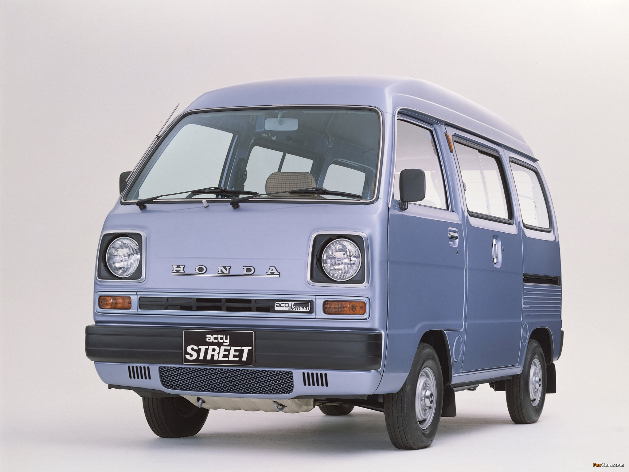 Honda History Ar Twitter 車名の由来 ホンダ車篇no 33 81 に販売されていた アクティバン の豪華版 商用バン ストリート Street は 文字通り 街路 通り を軽々と走り抜け 街中で乗用車的な使い方ができるお洒落な車という意味 T Co