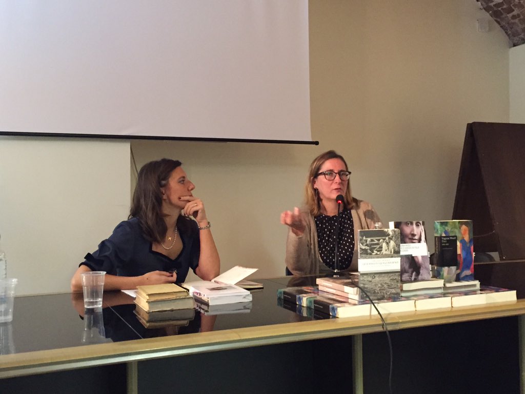 "Come leggiamo #VirginiaWoolf": @elisabolchi e Raffaella Musicò iniziano un nuovo confronto a <a href="/Faroinunastanza/">Faro in una stanza</a> #ilfaroinunastanza