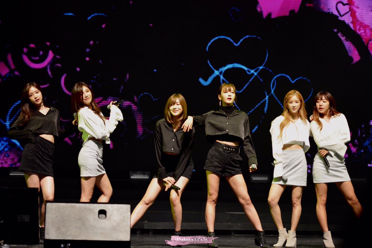 2TheBeautifulU's tweet photo. [HQ] 161225 #Apink Pink Aurora in Singapore 1/3 https://t.co/QdfmHQxtYu
