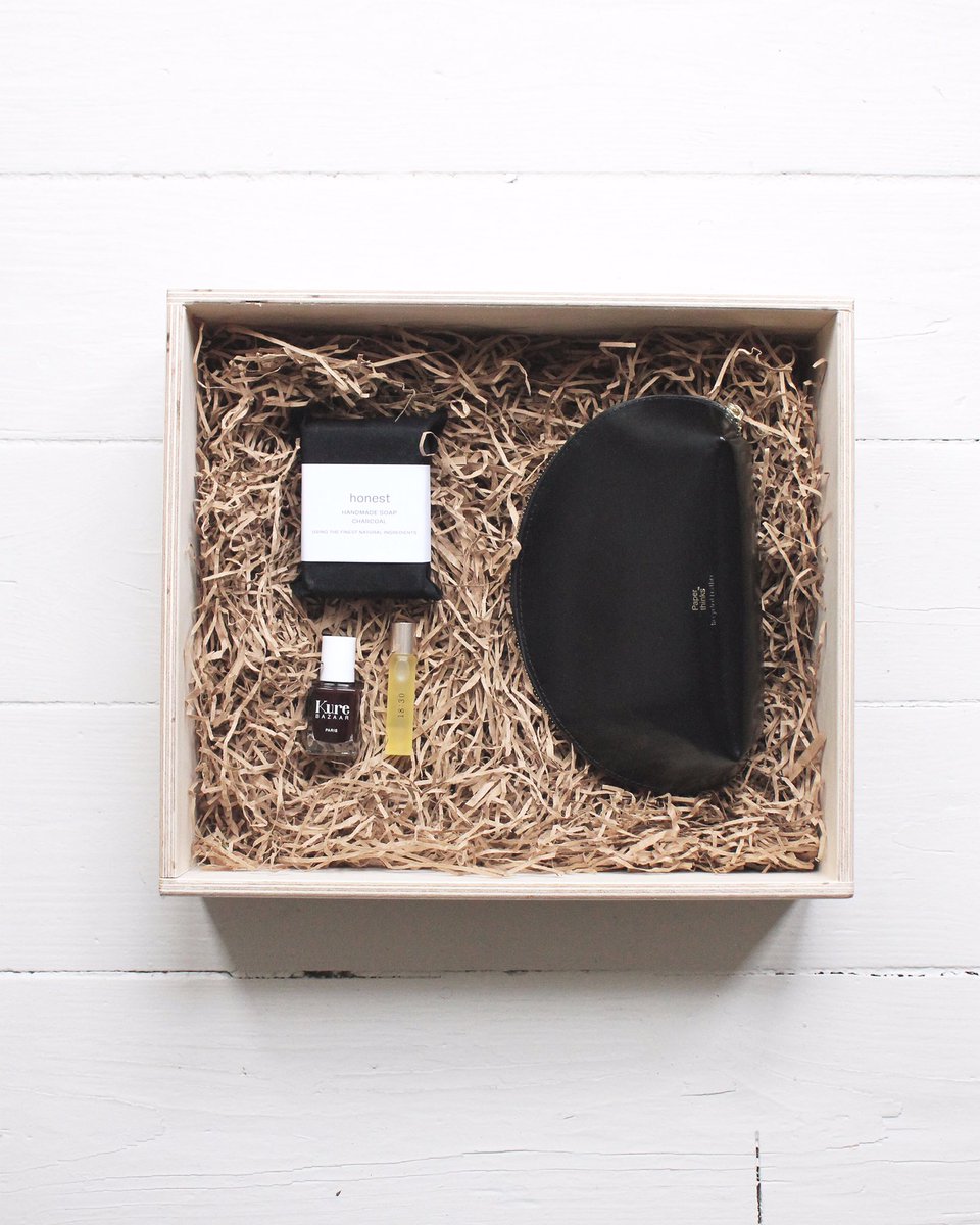 the_acey's tweet photo. Build a box 🔨 we hate to see packaging go to waste so this year we're wrapping in a reusable wooden box > https://t.co/PyOVFcPd5G #theacey https://t.co/QKeTLvZfbU