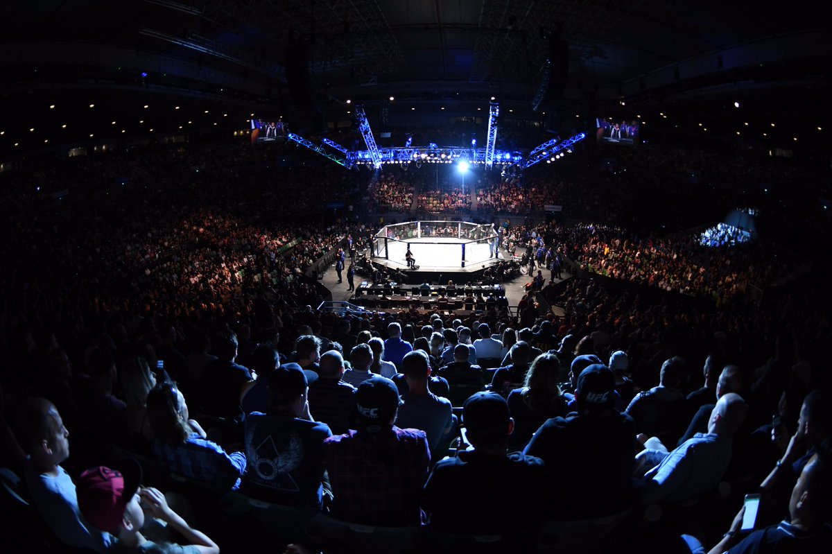 ufc's tweet photo. Thank you, Melbourne! What an incredible event! #UFCMelbourne https://t.co/gcG2H3z7cB