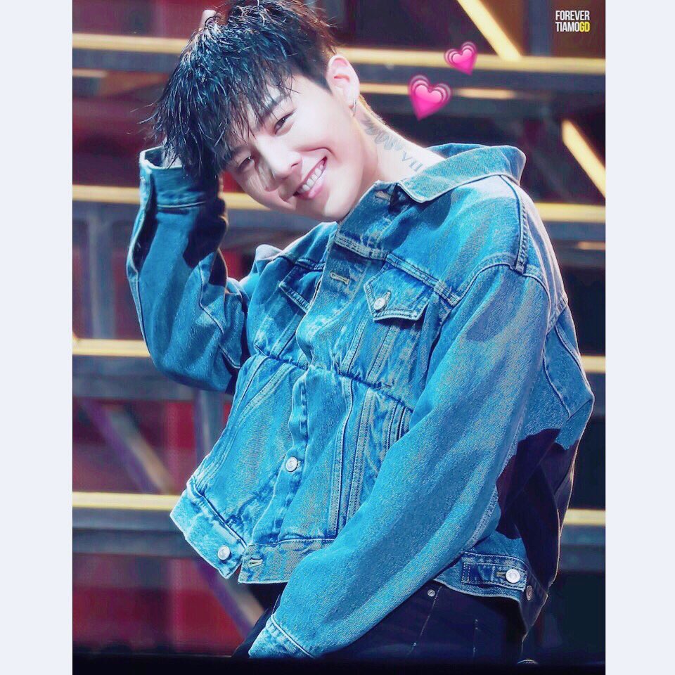 ygdhmn's tweet photo. 12/3,4 ナゴヤ参戦する人🙋🏻
たくさんのVIPの方と繋がりたい💓
会えたら砂塵撮りましょ📸

#twitter上にいるBIGBANGぺん全員と繋がるのが密かな夢だったりするのでとりあえずこれを見たBBペンさんはrtもしくはフォローしていただけると全力でフォローしに行きます https://t.co/vleRmPwr0e