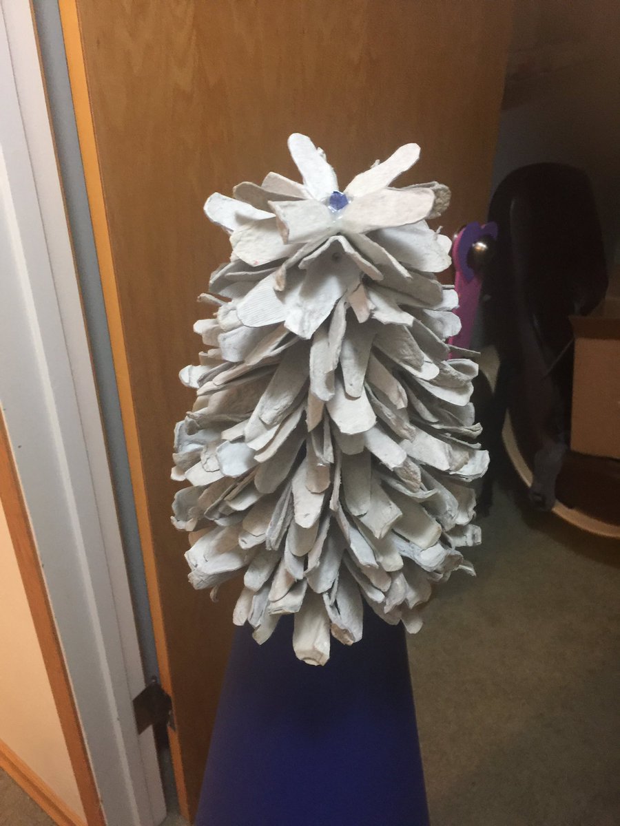 leftoverfoods's tweet photo. I am tired to set up my fake Christmas tree every year but I made my own handmade Christmas tree 2016 from my recycled using egg cardboard https://t.co/dUoSeOLhXL