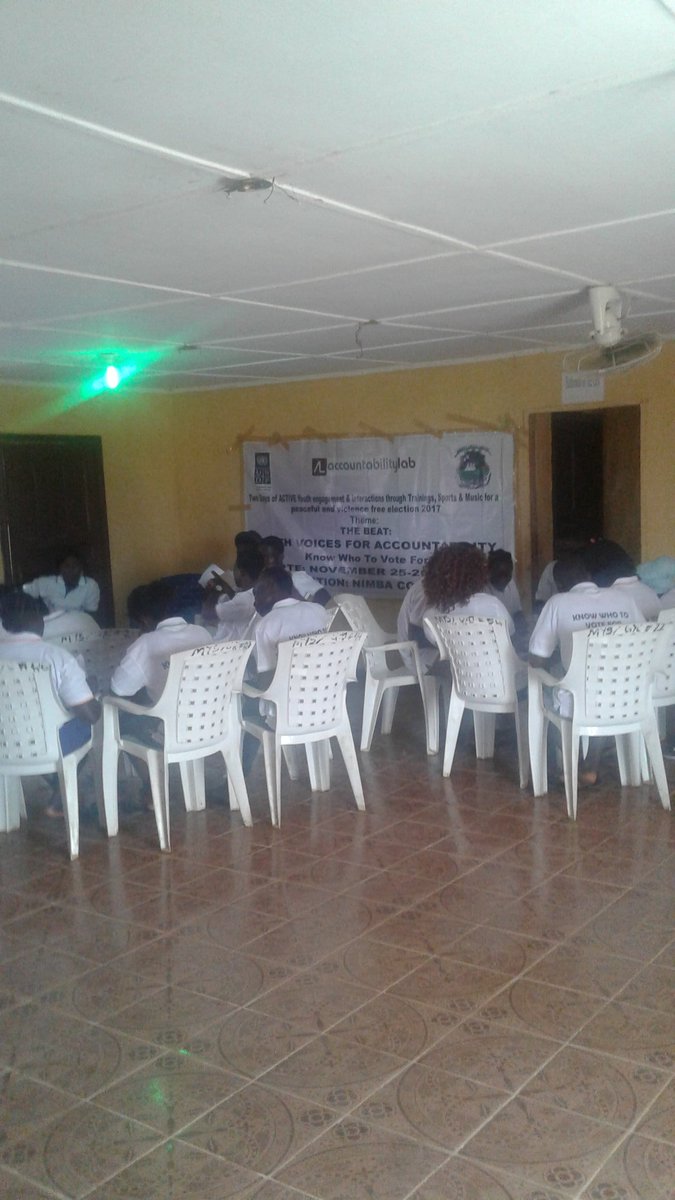 thebrainlaw1's tweet photo. @AccountLab training #40youth in #accountabilityissues for #peacful #voilencefree #election2017 @UNDP @UNDPLiberia @NTikum @VanJones68 https://t.co/IEXgo4cpTd
