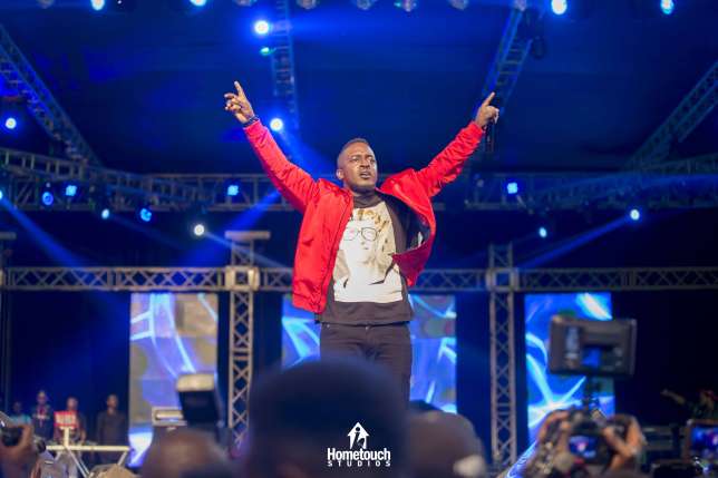PulseNigeria247's tweet photo. #PulseMusic #PhynoFest2016
Onyeka Onwenu, P-square, @MI_Abaga  @olamide_YBNL  @burnaboy shuts down the cathedral
>> https://t.co/yty3spRB9V https://t.co/WNGh7D3Oyk