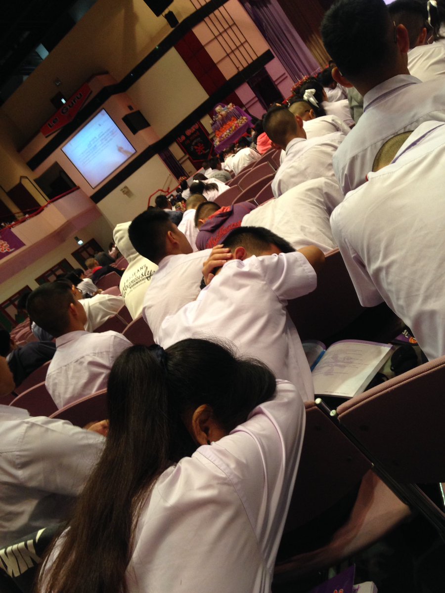 ptyppk's tweet photo. ตั้งใจเรียนสิเพื่อนๆ #leguru https://t.co/Jn2z96dZCR
