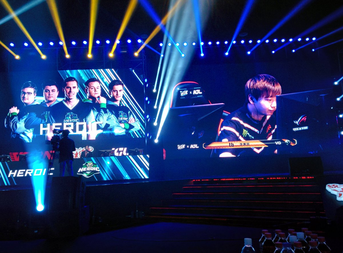 APE_csgo's tweet image. Finals are about to go live @VSPN_IGL who&apos;s going to win!?