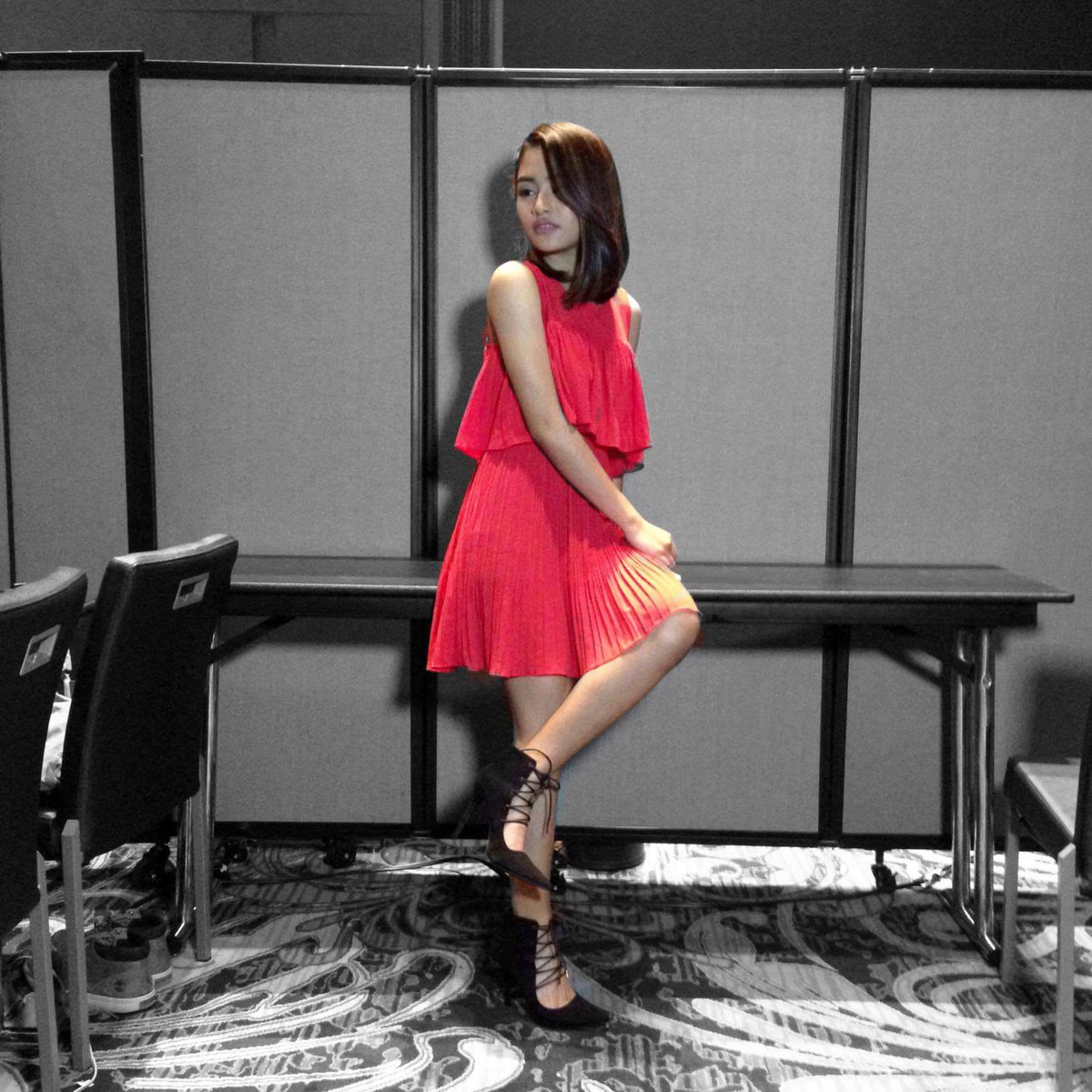 officialvivoree's tweet photo. Just looking at my past and looking in the mirror and realized that i changed a lot 😙😙😙 Styled by: Vannesa Mercado😊 thanks ate vannesa 😊😙😘😚😍 https://t.co/p9IyYribd4