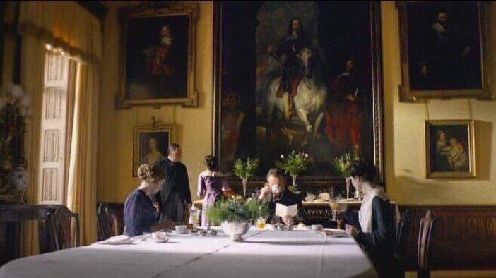 TheRoyalButler's tweet photo. Let's remember that breakfast is served between 8am - 10am. However you may come down at 9am at weekends. - #TRB #etiquette https://t.co/AbzDhrn0hq