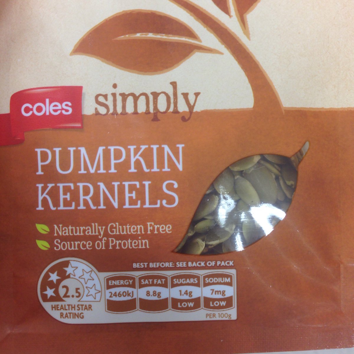 juliafinnane's tweet photo. Poor little pumpkin seeds get a 2.5 #healthstarrating while nutri grain (~27% sugar) gets a 4? 😫 https://t.co/OJCISjuuPP