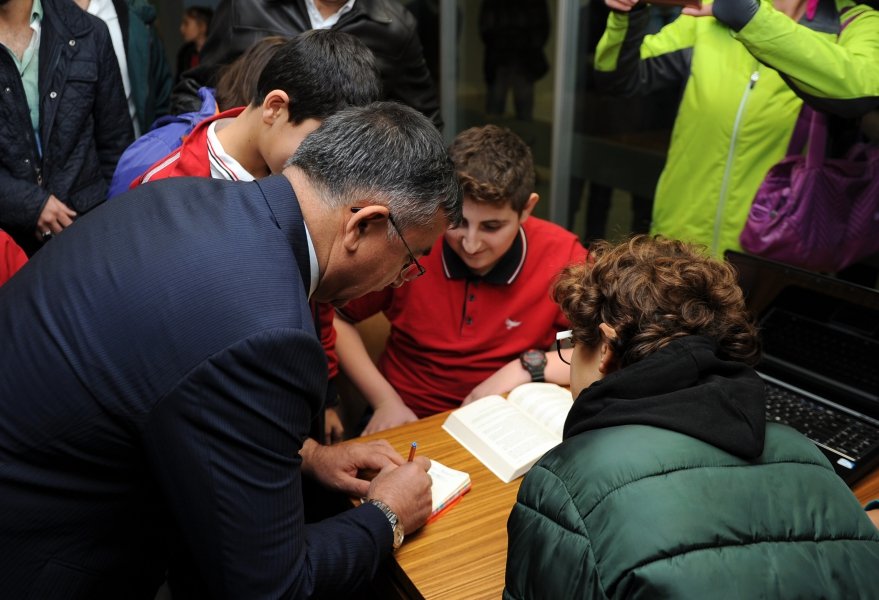 Bakan Yılmaz: 15 Temmuz millî irade destanını müfredata koyacağız
meb.gov.tr/m/haber/12391/…
