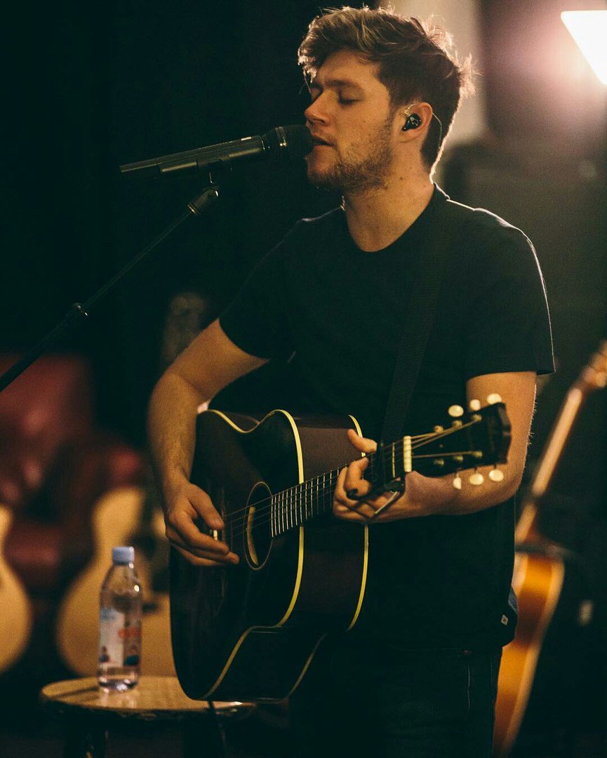 dancing_rainmjl's tweet photo. вот мен азаза #MTVStarsNiallHoran https://t.co/MaI6OTJ7Nq