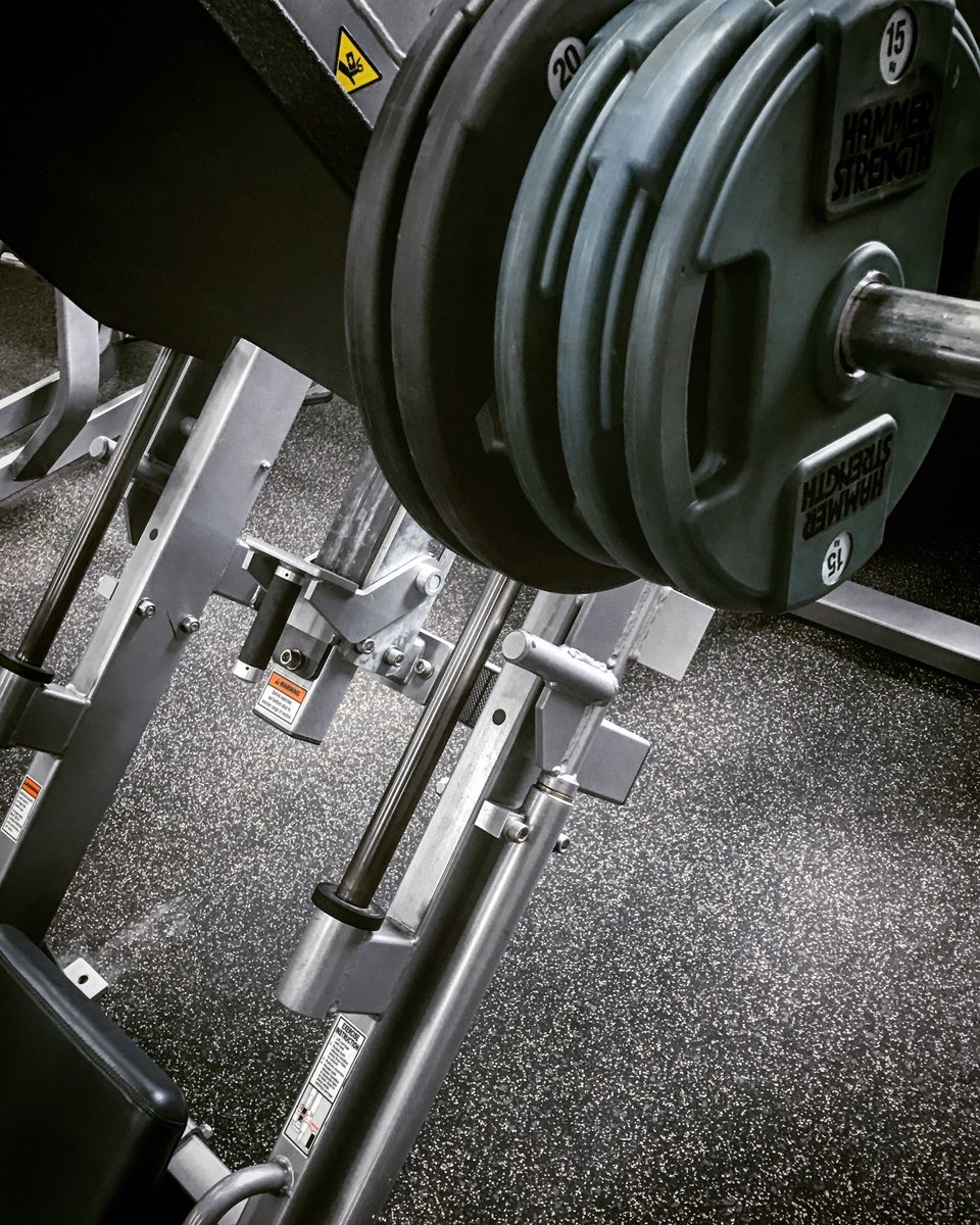 eking81's tweet photo. LegDaySunday #Crossfit #fitnessaddict #fitness #legday #anytimefitness #overtime #LazySundays #massup #Training #sweatoff https://t.co/HbdujzNEWL