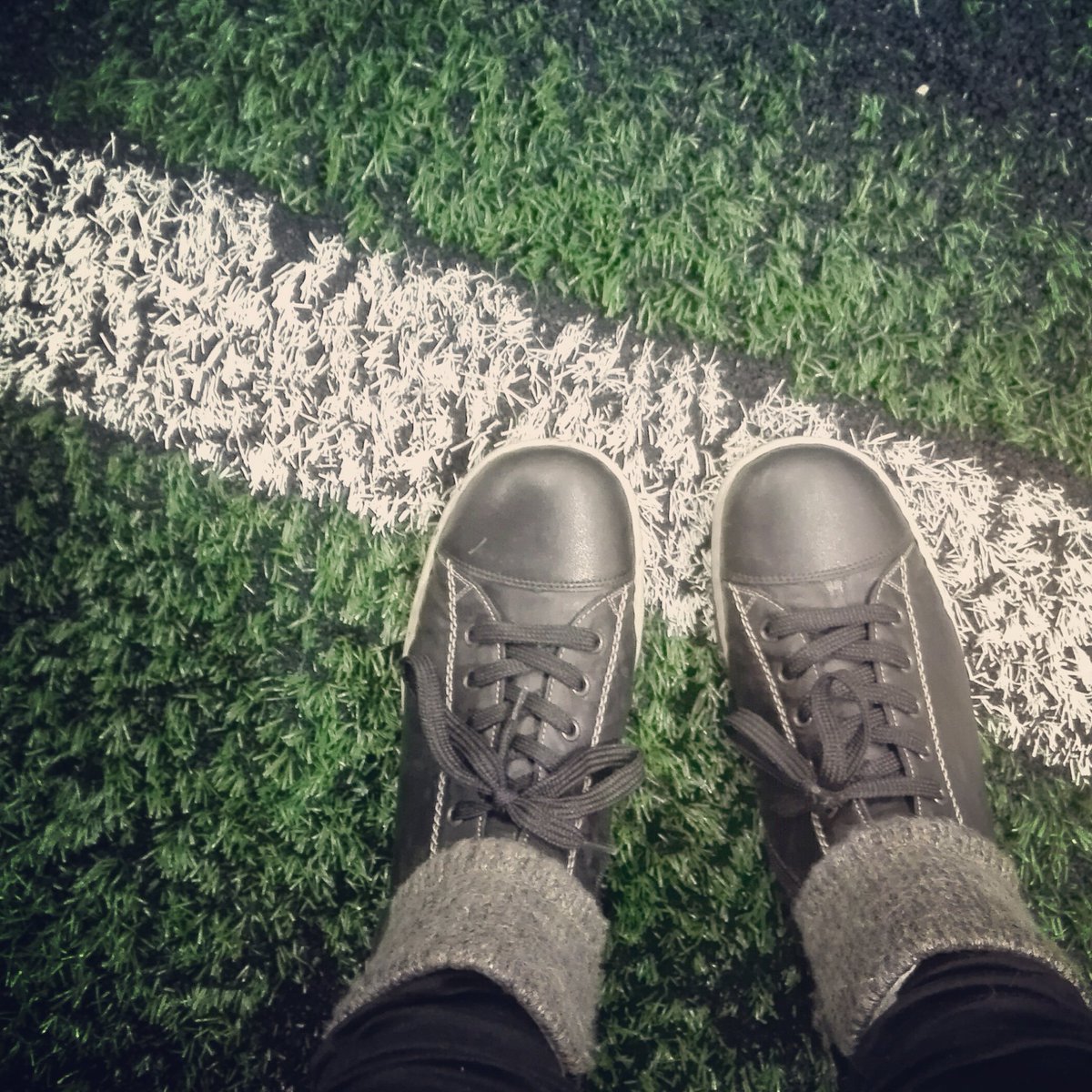 HeidiForsell1's tweet photo. Missäpä sitä fudusmutsi muuallakaan viikonloppuaan viettäisi? #fudismutsi #kentänlaidalla #junnufudis #rips #valioareena https://t.co/PG4om3dZzB