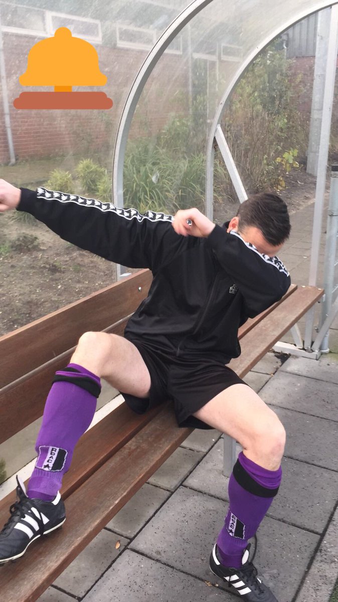 ROAC_5's tweet photo. Bril doet een dab!! Malle Bril!! #waarisbril #ROAvep #missionbangkok https://t.co/rf0T7ezQvt