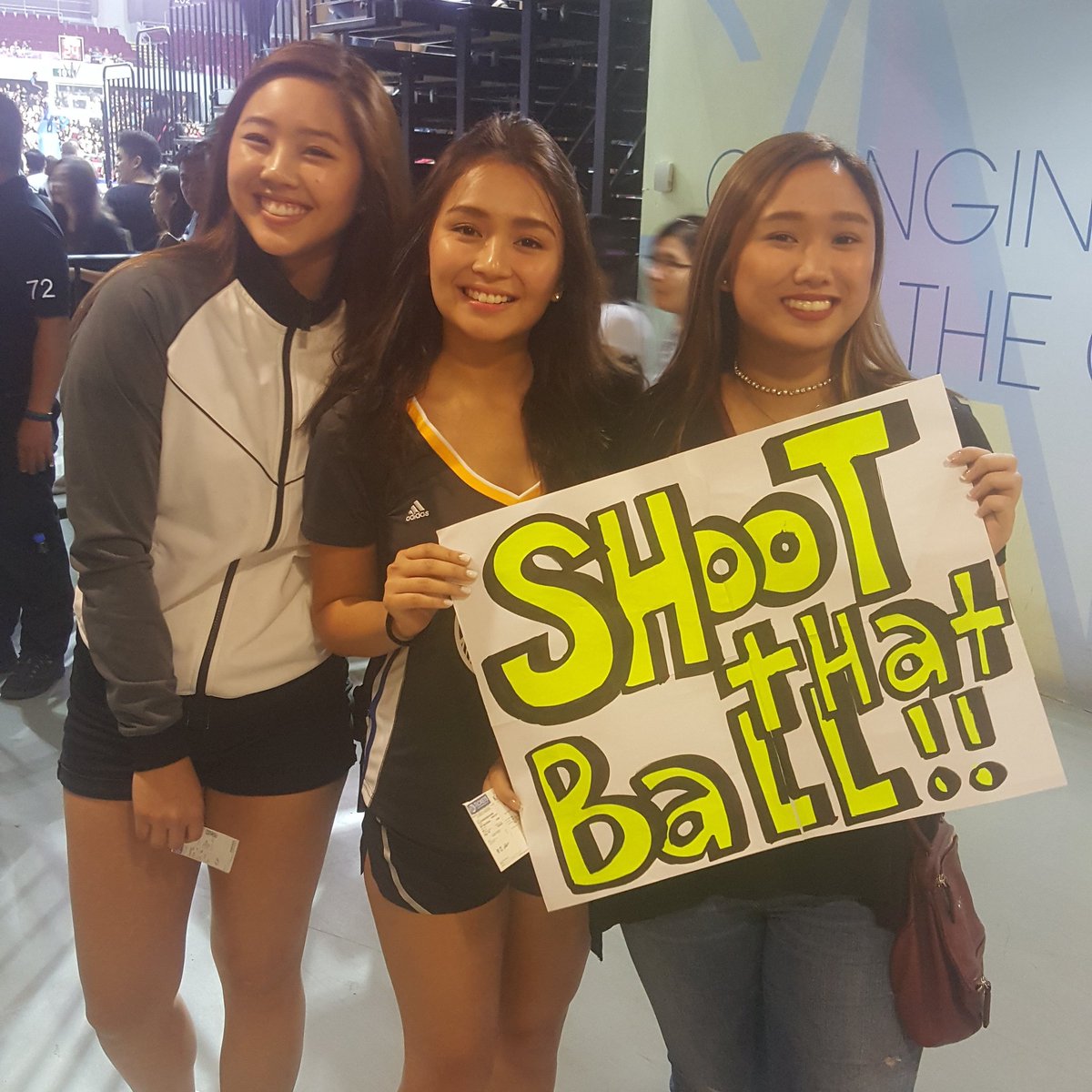 Roxy_Liquigan's tweet photo. No. 1 supporter:) #KapamilyaPlayOffs https://t.co/wYwbSe7T7c