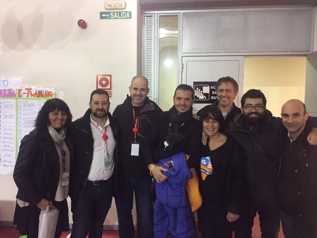 PildorasEdu's tweet photo. Fin de fiesta!!! Un placer y un honor haber recibido a más de 250 personas preocupadas por la educación. GRACIAS! #pildoraseducativas https://t.co/NuMfXFrmMV