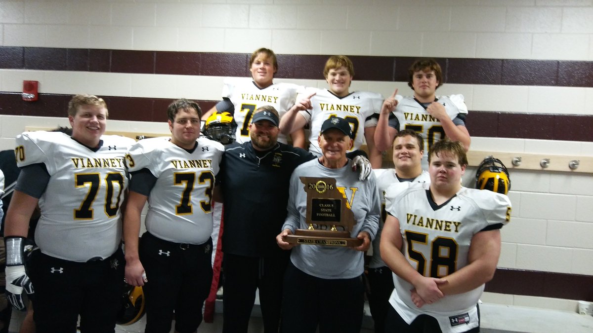 oman7078's tweet photo. Vianney Nation showed up in force and saw their Griffins win the 5A State Championship 49-14! Great day to be a Griffin! https://t.co/RKSLG3CZLE