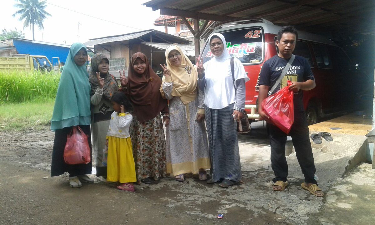 12. Relawan @saduddindhani lakukan Gesit di Tanjung Sari Cikarang Utara #SAHTerdepan #PilkadaBekasi2017