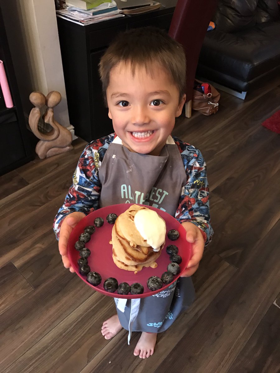 KToodles's tweet photo. @jamieoliver one cup pancakes made by my little chef 😍@JamieOliverCom #BreakfastClub https://t.co/X5CaqQzj5v