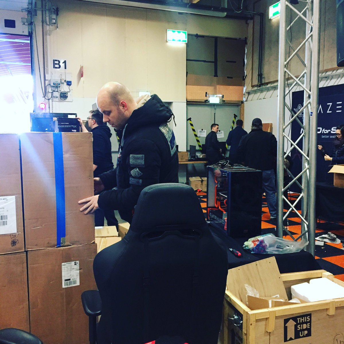 esport_united's tweet photo. Soon done packing, thank you guys for a wonderful event! #dreamhack #Dreamhackwinter2016 https://t.co/DJH1WAPrfU