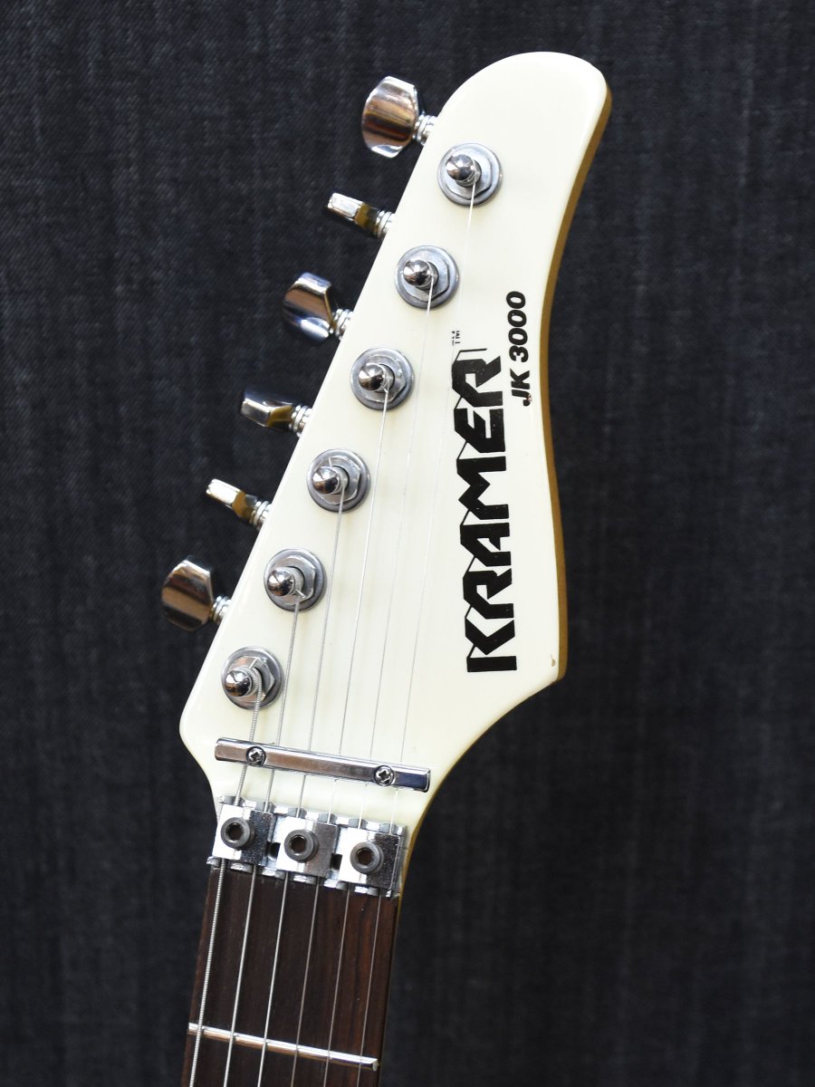 JK-1000が定番のKramerですがこちらのJK-3000はSSH配列のピックアップ